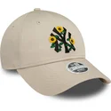 mutzen-gebogen-beige-verstellbares-band-9forty-floral-der-new-york-yankees-mlb-von-new-era