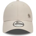 cappellino-curvo-beige-regolabile-9forty-flawless-dei-new-york-yankees-mlb-di-new-era