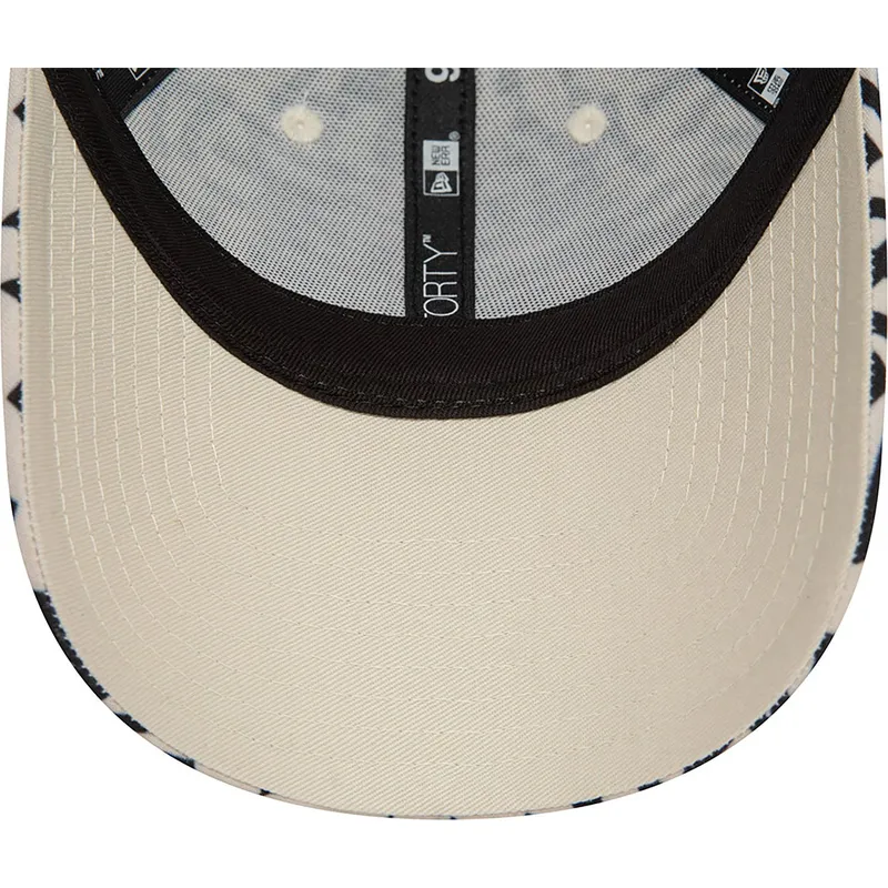 gebogene-beige-und-schwarze-verstellbare-kappe-9forty-monogram-von-new-york-yankees-mlb-von-new-era
