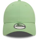 casquette-courbee-verte-claire-ajustable-9forty-essential-new-era