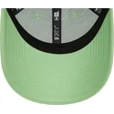 cappellino-con-visiera-curva-verde-chiaro-regolabile-9forty-essential-di-new-era