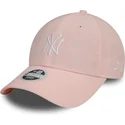 justerbar-pink-buet-kasket-til-kvinder-9forty-linen-new-york-yankees-mlb-fra-new-era