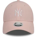 justerbar-lyserod-buet-kasket-til-kvinder-9forty-linen-fra-new-york-yankees-mlb-fra-new-era