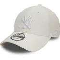 cappellino-curvo-bianco-regolabile-con-logo-bianco-9forty-linen-dei-new-york-yankees-mlb-di-new-era