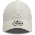 cappellino-curvo-bianco-regolabile-con-logo-bianco-9forty-linen-dei-new-york-yankees-mlb-di-new-era