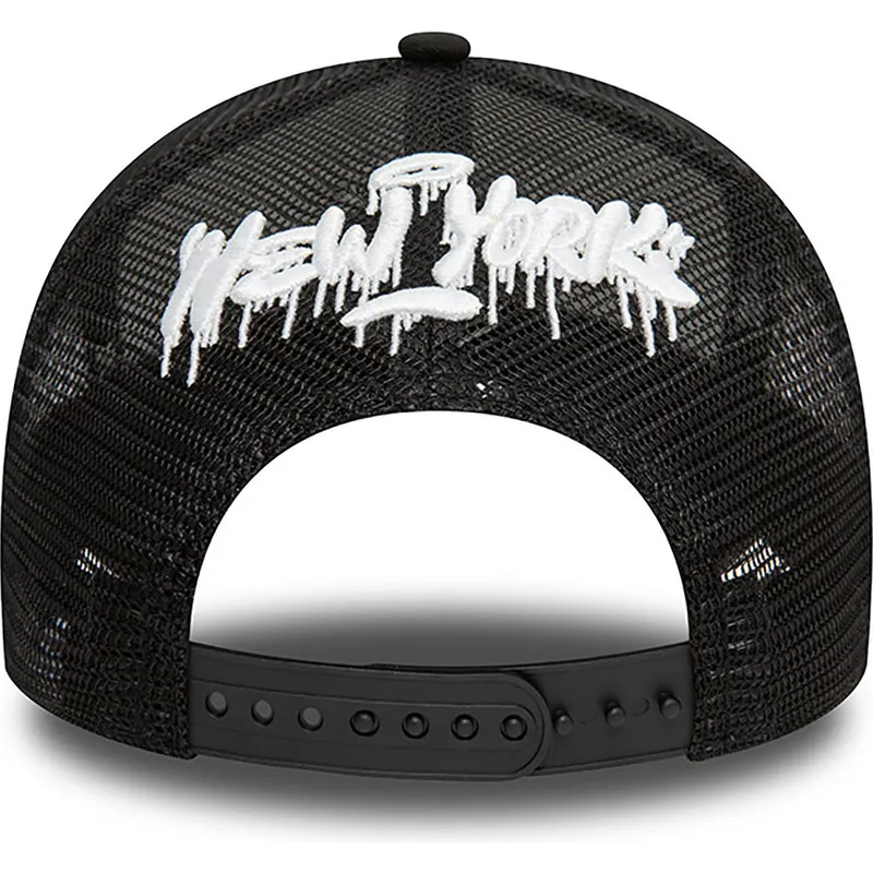 new-era-hot-dog-new-york-a-frame-graphic-schwarz-weisse-trucker-kappe