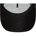 cappellino-trucker-bianco-e-nero-a-frame-graphic-di-hot-dog-new-york-di-new-era