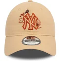 cappellino-marrone-regolabile-con-visiera-curva-9twenty-floral-dei-new-york-yankees-mlb-di-new-era