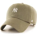 cappellino-marrone-con-visiera-curva-e-piccolo-logo-dei-new-york-yankees-mlb-clean-up-di-47-brand