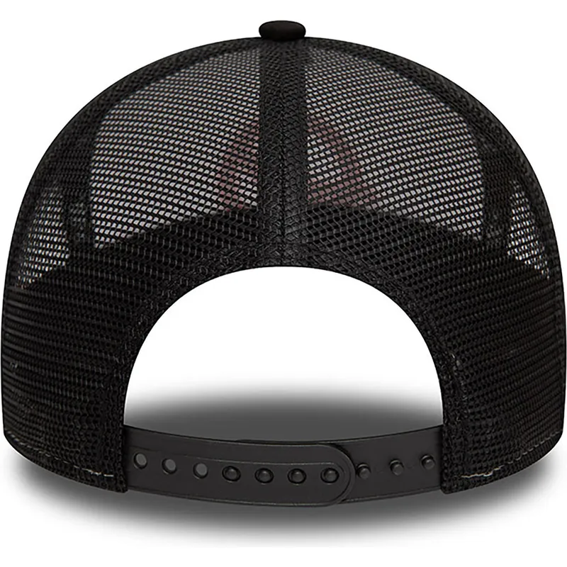 weisse-und-schwarze-trucker-cap-e-frame-von-haas-f1-team-formula-1-von-new-era