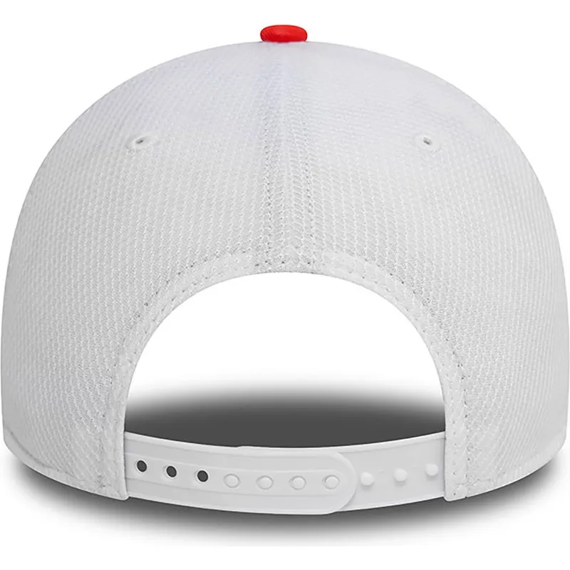 cappellino-visiera-curva-bianco-e-nero-snapback-nico-hulkenberg-9forty-di-haas-f1-team-formula-1-di-new-era