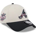 cappellino-curvo-beige-e-blu-navy-snapback-9forty-stretch-snap-4th-of-july-degli-atlanta-braves-mlb-di-new-era