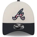 cappellino-curvo-beige-e-blu-marino-snapback-9forty-stretch-snap-4th-of-july-di-atlanta-braves-mlb-di-new-era