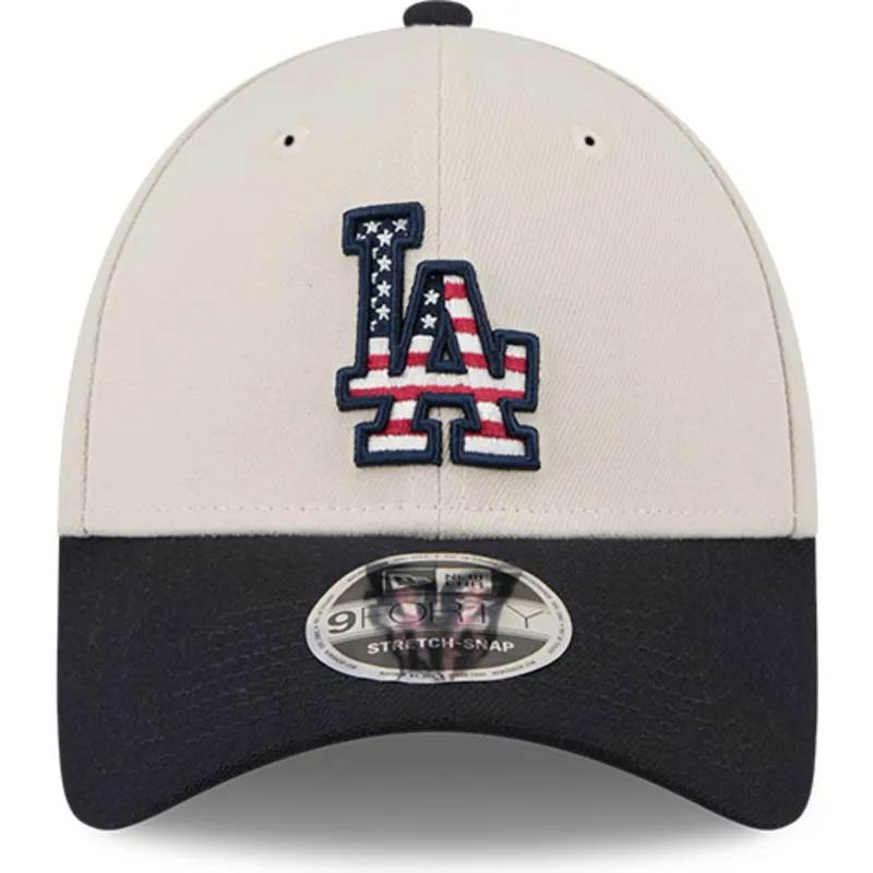 beige-und-marineblaue-gebogene-snapback-kappe-9forty-stretch-snap-4th-of-july-der-los-angeles-dodgers-mlb-von-new-era