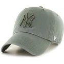 cappellino-curvo-verde-con-logo-verde-scuro-dei-new-york-yankees-mlb-clean-up-di-47-brand