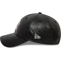 casquette-courbee-noire-ajustable-9forty-leather-new-york-yankees-mlb-new-era