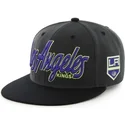 cappello-piatto-nero-snapback-con-logo-lettere-los-angeles-kings-nhl-di-47-brand