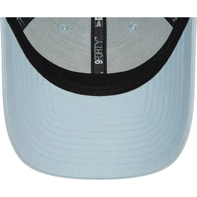 cappelli-curva-blu-cinghia-regolabile-claro-9forty-league-essential-dei-new-york-yankees-mlb-di-new-era