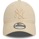 cappello-beige-regolabile-con-logo-beige-9twenty-league-essential-dei-new-york-yankees-mlb-di-new-era
