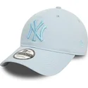 cappellino-visiera-curva-azzurro-chiaro-regolabile-con-logo-blu-9twenty-league-essential-di-new-york-yankees-mlb-di-new-era