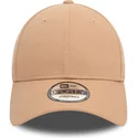 casquette-courbee-beige-ajustable-9forty-essential-new-era