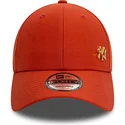 cappellino-visiera-curva-rosso-regolabile-con-logo-dorato-9forty-flawless-di-new-york-yankees-mlb-di-new-era