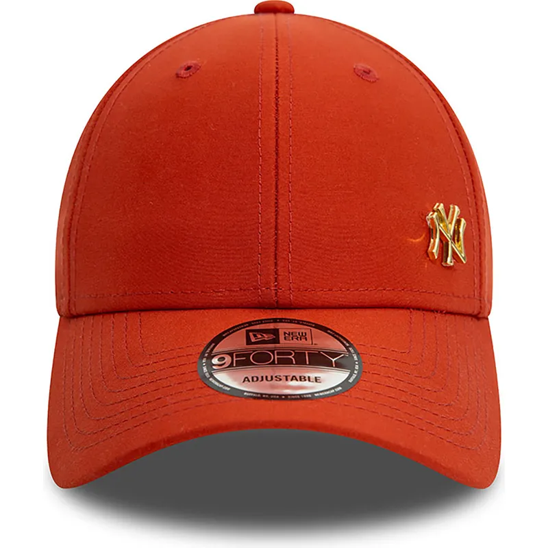 cappellino-visiera-curva-rosso-regolabile-con-logo-dorato-9forty-flawless-di-new-york-yankees-mlb-di-new-era