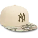 cappello-snapback-piatto-beige-con-logo-verde-per-bambino-9fifty-contrast-dei-new-york-yankees-mlb-di-new-era