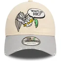 beige-graue-verstellbare-9twenty-washed-kappe-von-bugs-bunny-looney-tunes-von-new-era