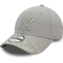 mutzen-gebogen-grau-verstellbares-band-9forty-flame-der-new-york-yankees-mlb-von-new-era