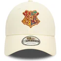 cappellino-beige-curvo-regolabile-9forty-di-hogwarts-harry-potter-di-new-era