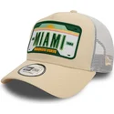 casquette-trucker-beige-et-blanche-a-frame-license-plate-miami-villes-et-plages-new-era