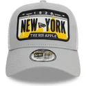 mutzen-gebogen-grau-snapback-a-frame-license-plate-der-new-york-ciudades-y-playas-von-new-era