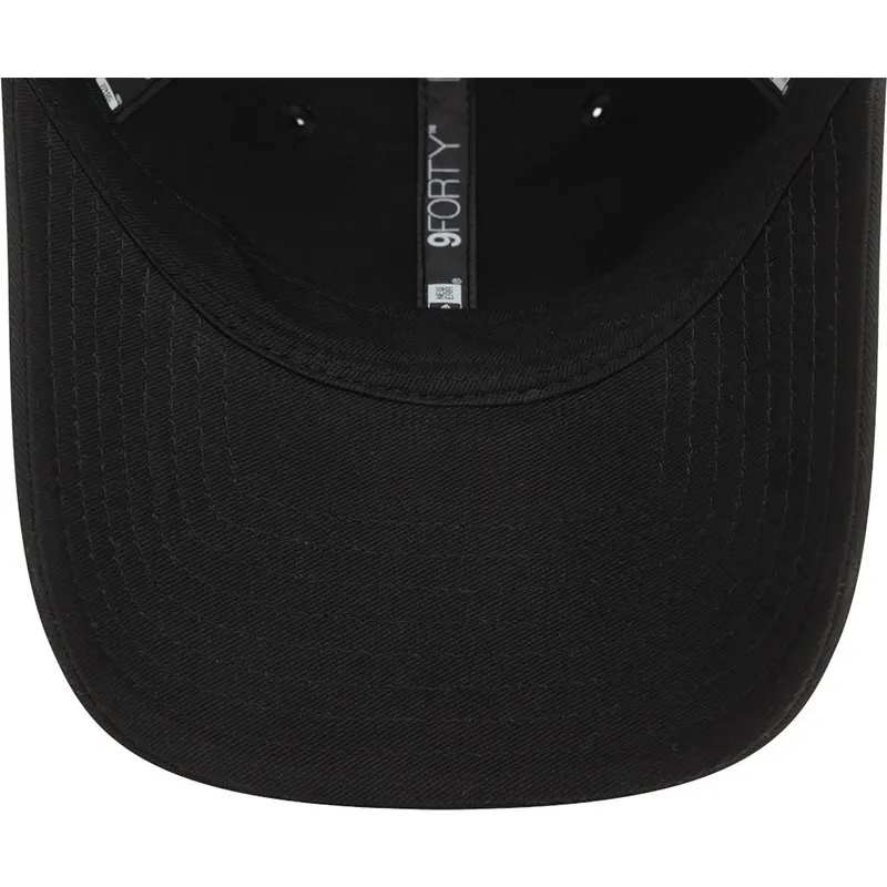 justerbar-sort-buet-kasket-9forty-pin-fra-new-era