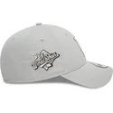 mutzen-gebogen-grau-verstellbares-band-9forty-flower-icon-der-los-angeles-dodgers-mlb-von-new-era