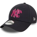 gorra-curva-azul-marino-ajustable-con-logo-rosa-9forty-flower-icon-de-new-york-yankees-mlb-de-new-era