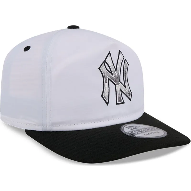 gorra-buet-hvid-og-sort-snapback-golfer-chrome-logo-af-new-york-yankees-mlb-fra-new-era