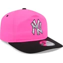 cappellino-curvo-rosa-e-nero-snapback-golfer-con-logo-cromato-dei-new-york-yankees-mlb-di-new-era