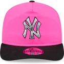 cappellino-curvo-rosa-e-nero-snapback-golfer-con-logo-cromato-dei-new-york-yankees-mlb-di-new-era