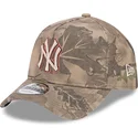 cappellino-curvo-mimetico-snapback-9forty-leaf-camo-dei-new-york-yankees-mlb-di-new-era