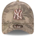 cappellino-curvo-mimetico-snapback-9forty-leaf-camo-dei-new-york-yankees-mlb-di-new-era