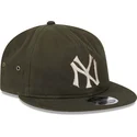 cappellino-piatto-verde-regolabile-9fifty-waxed-canvas-dei-new-york-yankees-mlb-di-new-era