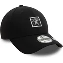 schwarze-verstellbare-9forty-kappe-mit-gebogenem-schirm-und-metallic-patch-der-las-vegas-raiders-nfl-von-new-era