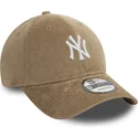 beige-verstellbare-9forty-cord-cap-der-new-york-yankees-mlb-von-new-era
