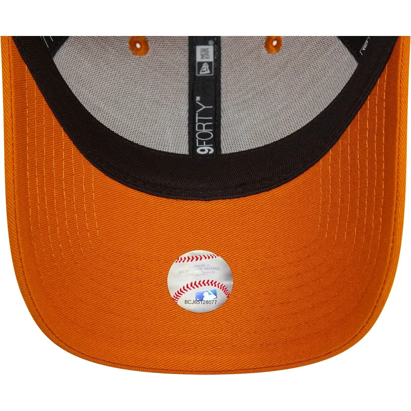 cappelli-curva-arancia-cinghia-regolabile-9forty-league-essential-dei-new-york-yankees-mlb-di-new-era