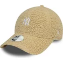 casquette-courbee-beige-ajustable-pour-femme-9forty-borg-new-york-yankees-mlb-new-era