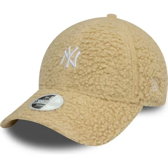 New Era Curved Brim Women 9FORTY Borg New York Yankees MLB Beige Adjustable Cap