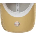 cappellino-curvo-beige-regolabile-da-donna-9forty-borg-dei-new-york-yankees-mlb-di-new-era