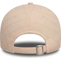 verstellbare-rosa-damen-cap-mit-gebogenem-schirm-9twenty-padded-der-new-york-yankees-mlb-von-new-era