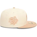 cappello-piatto-beige-e-marrone-chiuso-59fifty-side-patch-dei-new-york-yankees-mlb-di-new-era